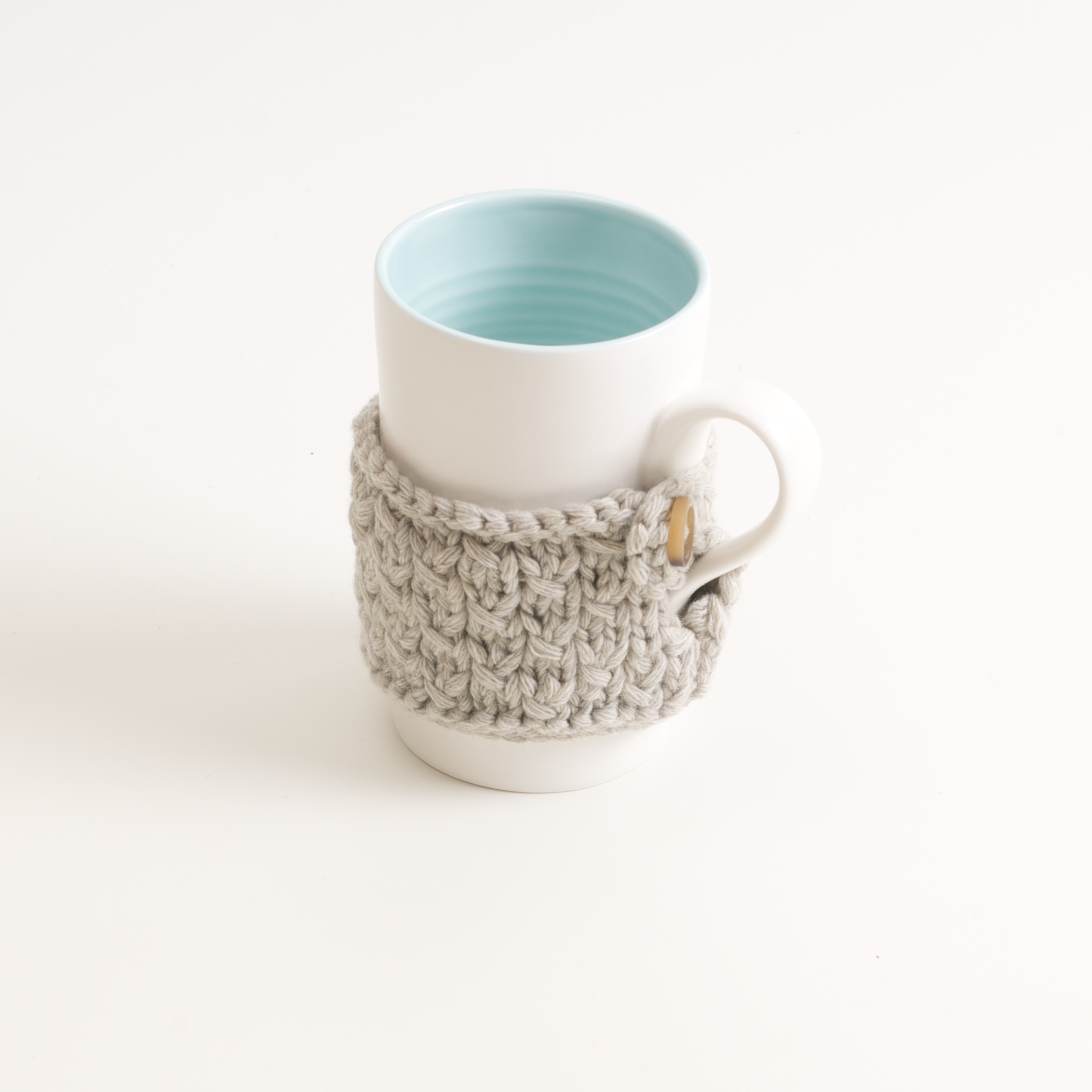 Manufactured mug with cosy Linda Bloomfield