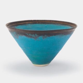 I am really looking forward to seeing Life at the Wheel, an exhibition of pots by Lucie Rie and Hans Coper @offerwaterman on until 30 October.

I have studied Lucie Rie’s notebooks at the @craftsstudycentre where her glaze recipes are written. She called her matt turquoise glaze Leo. Contrary to google AI which is completely wrong (never believe any AI glaze recipe), it contained barium carbonate, not dolomite, which would give a green colour with copper oxide. 

Emmanuel Cooper was the first to study Lucie Rie’s notebooks and as she had an influence on his work I have included her recipes in my forthcoming book Emmanuel Cooper Glazes, coming out on 14 January.

Photo @offerwaterman sylvaindeleuphotographer