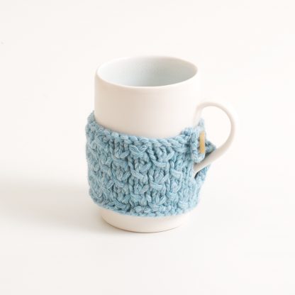 mug-porcelain-handmade-ceramic-tableware-tea-coffee- blue- knitted -cosy- tea cos