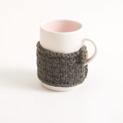 mug-porcelain-handmade-ceramic-tableware-tea-coffee- pink- brown- knitted -cosy- tea cos