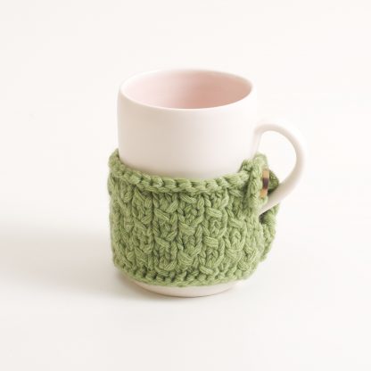 mug-porcelain-handmade-ceramic-tableware-tea-coffee- pink- green- knitted -cosy- tea cos