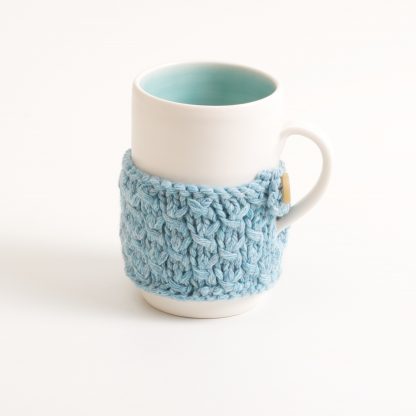 mug-porcelain-handmade-ceramic-tableware-tea-coffee- turquoise-- knitted -cosy- tea cos