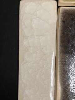 These crackle glazes made on my glaze workshop @studiopotterylondon last week took quite a while to crackle. The first three are photos from a week after firing, the last two photos are immediately after taking them out of the kiln. The crackle pattern can take days to develop, particularly when the glaze is applied thickly